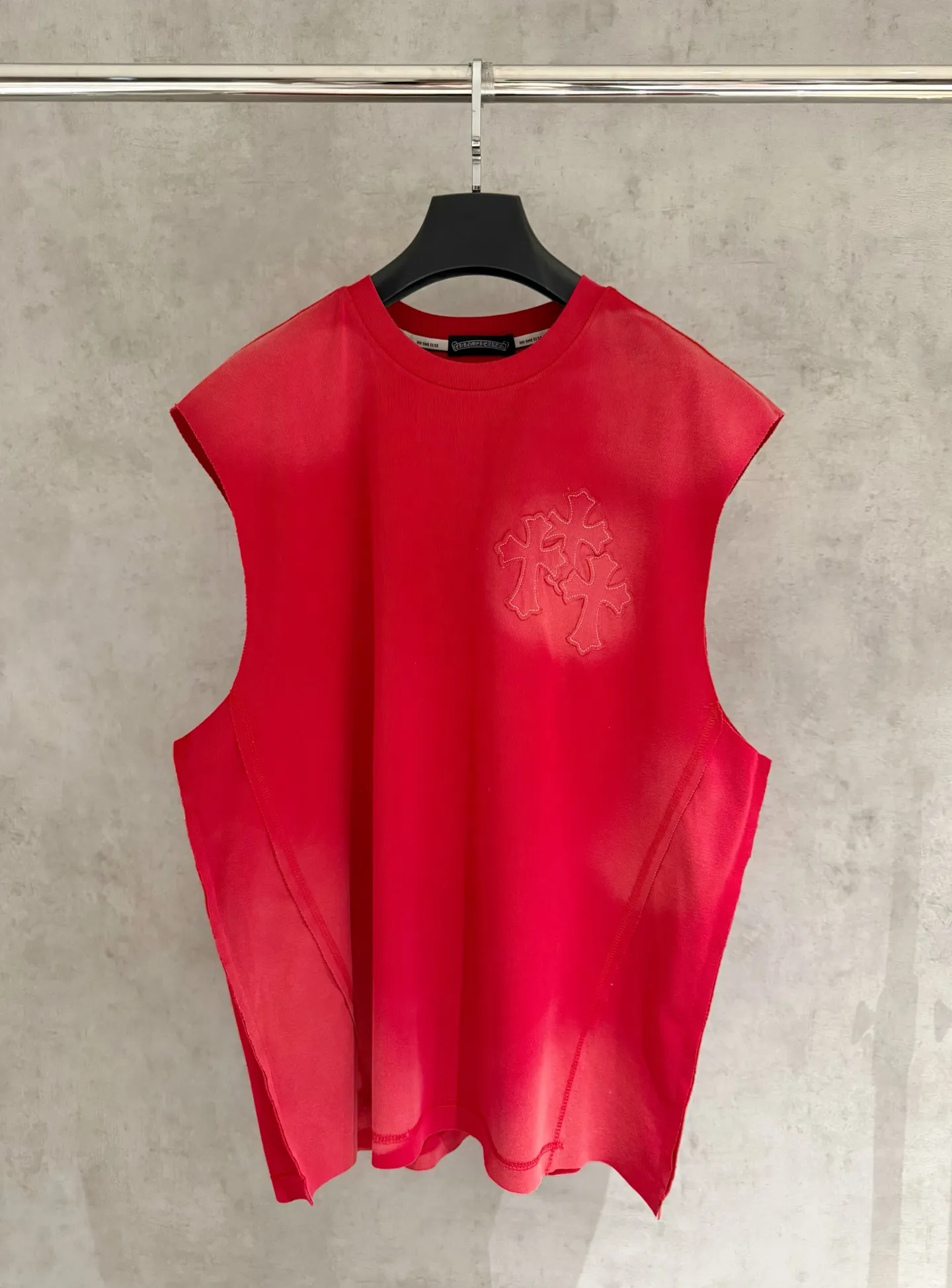 🅿️200 [Strict quality control] CH Crow Heart Sleeveless Round Neck T-shirt 320g heavy-duty composite fabric The upper body is wide and stylish Ice-feeling experience on the inside Waist side splicing tailoring Spray horse slip plus burning process The oversize version highlights the trendy design Size: L-4XL